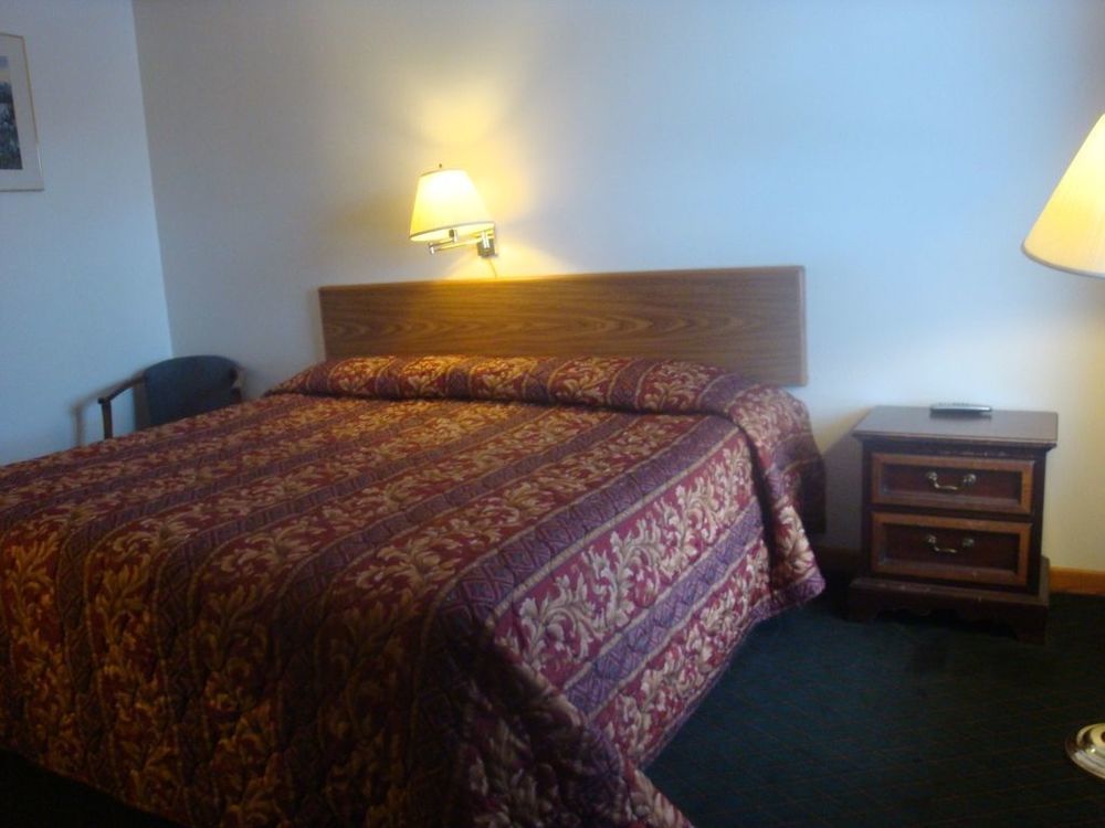 Currys Motel By Oyo Saginaw Mi Værelse billede