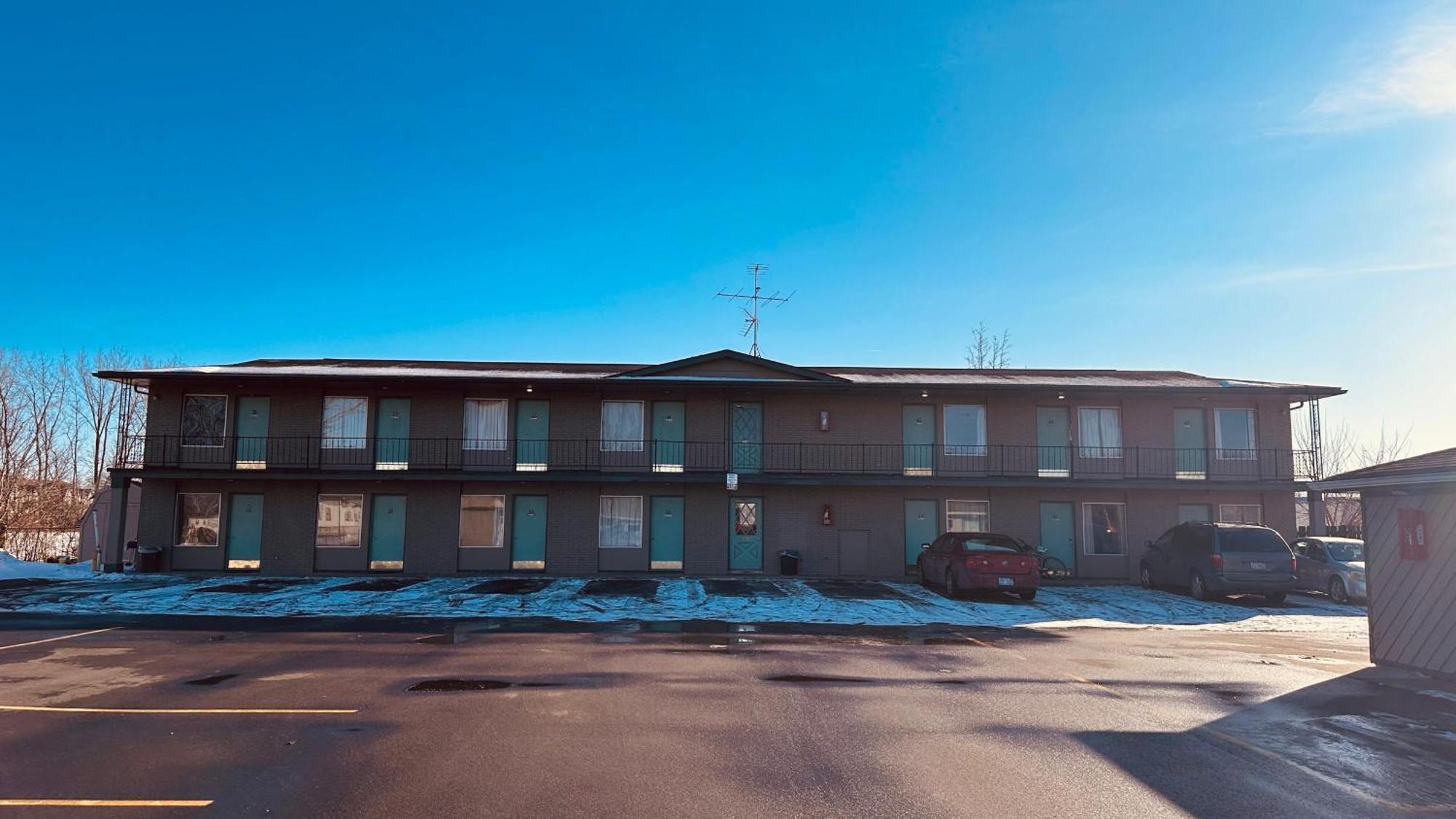 Currys Motel By Oyo Saginaw Mi Eksteriør billede